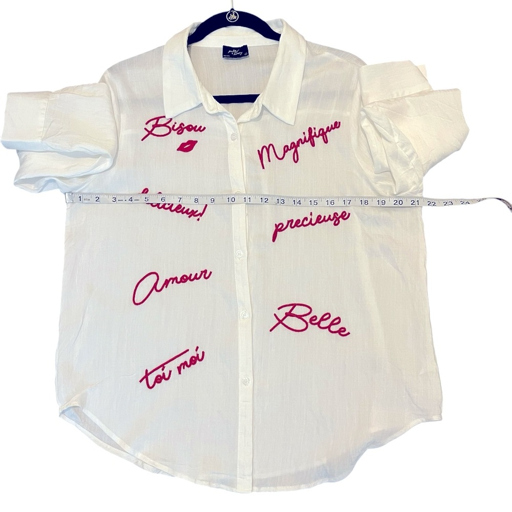 Milk & Honey White & Red Amour Embroidered Button Down Blouse Size: Large - Picture 8 of 9